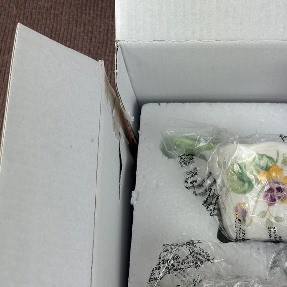 NEW Lenox Butterfly Meadow MEASURING CUPS Set of 4 Porcelain Discontinued in Box - Picture 5 of 6